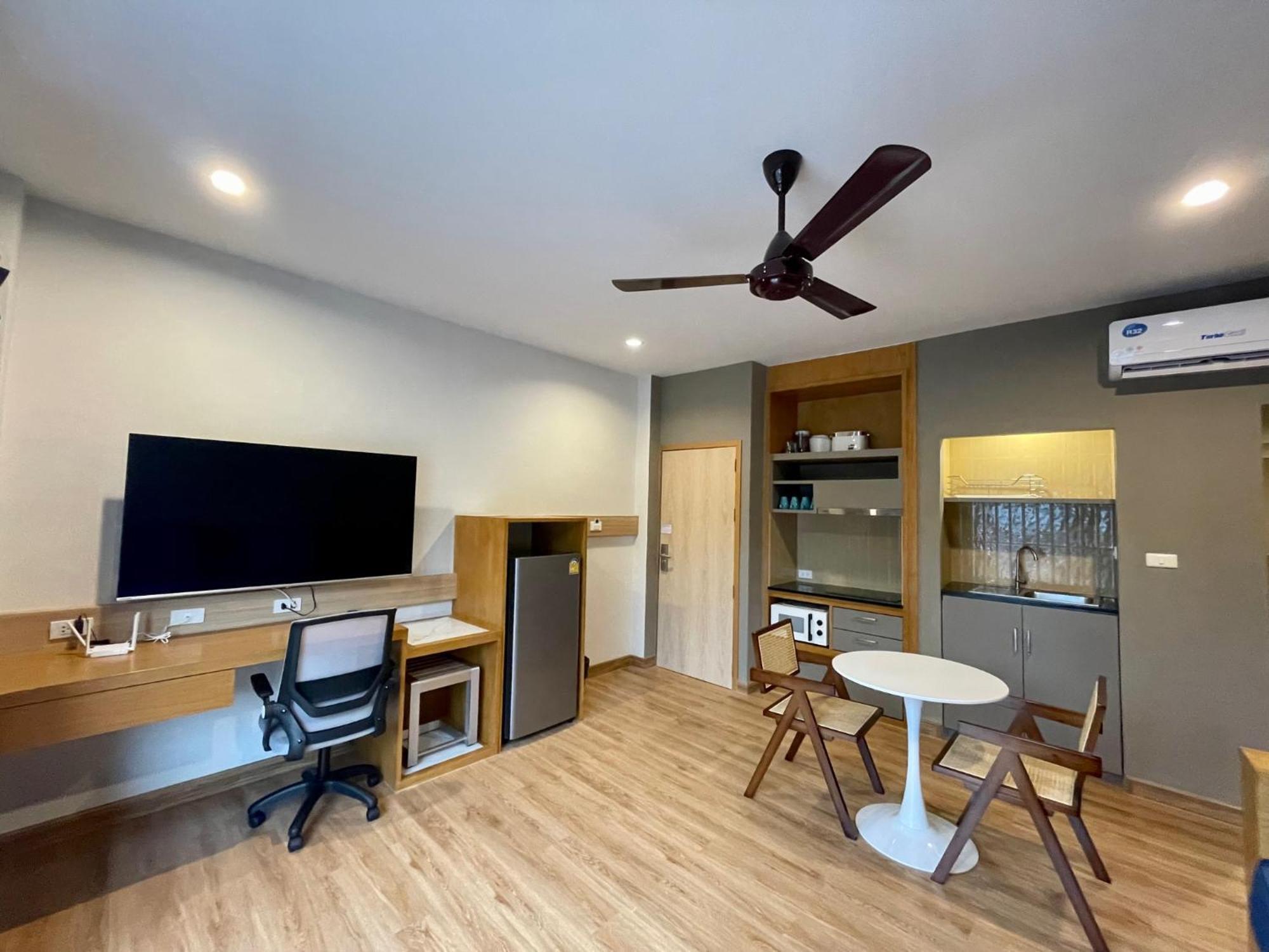 Room Actually Service Apartment Karon Buitenkant foto